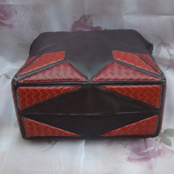 EUC BOTTEGA VENETA Large Leather Purple Eggplant Hobo Bag - Picture 8 of 16